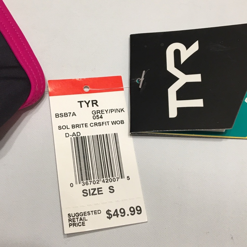 TYR Workout Bikini Top Size Small - Picture 3 of 7